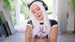 Decayed gamer chick Alice sucks a dig up and moans while riding